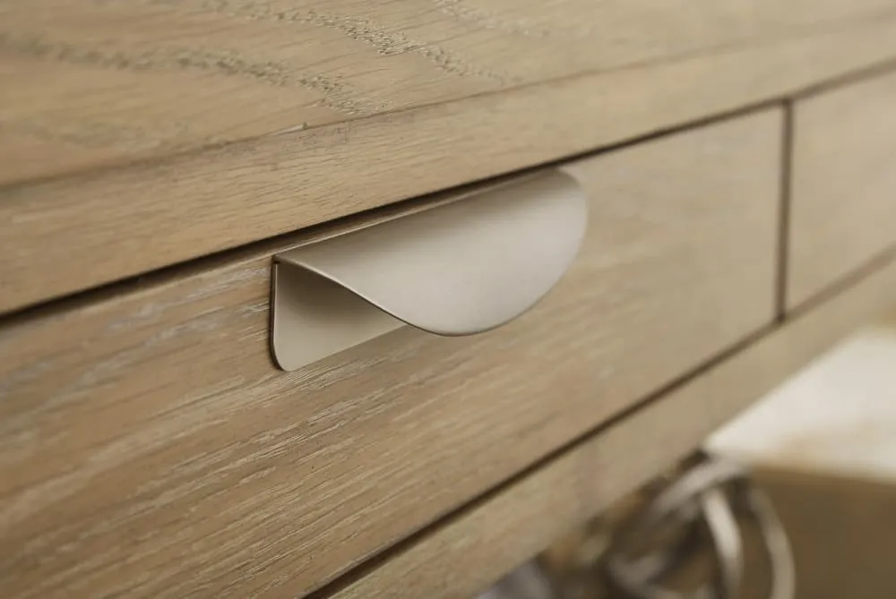 T781-1-HANDLE-DETAIL.webp