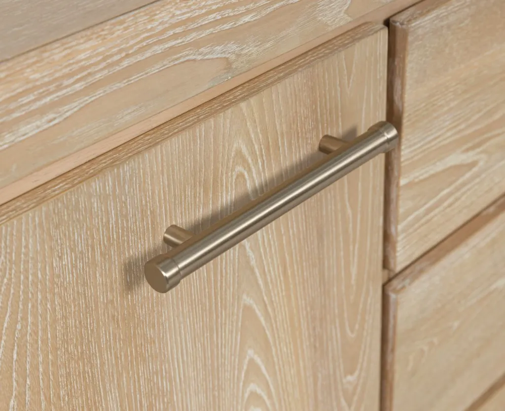 D5822-60-HANDLE-DETAIL.webp